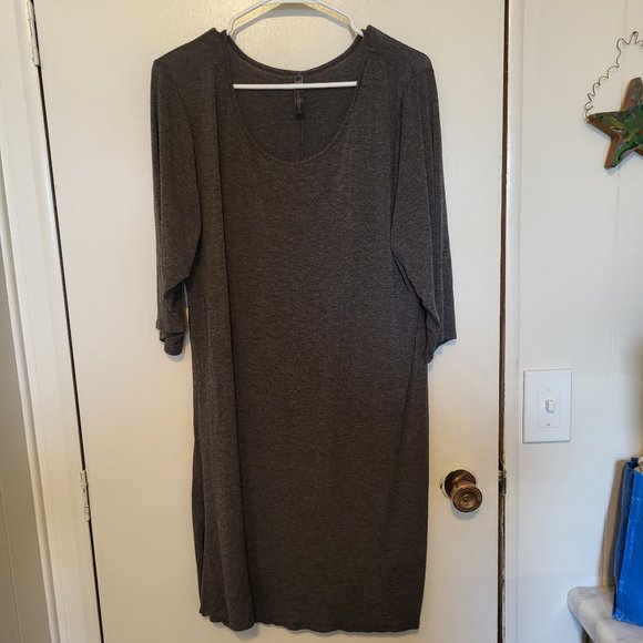 Viv Collection grey knit tunic w/ 3/4 sleeves - Picture 1 of 5